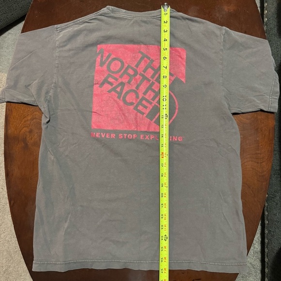 The North Face Tee TNF T-shirt Men’s Size Medium Gray And Red Graphic Print Tee - Picture 7 of 11
